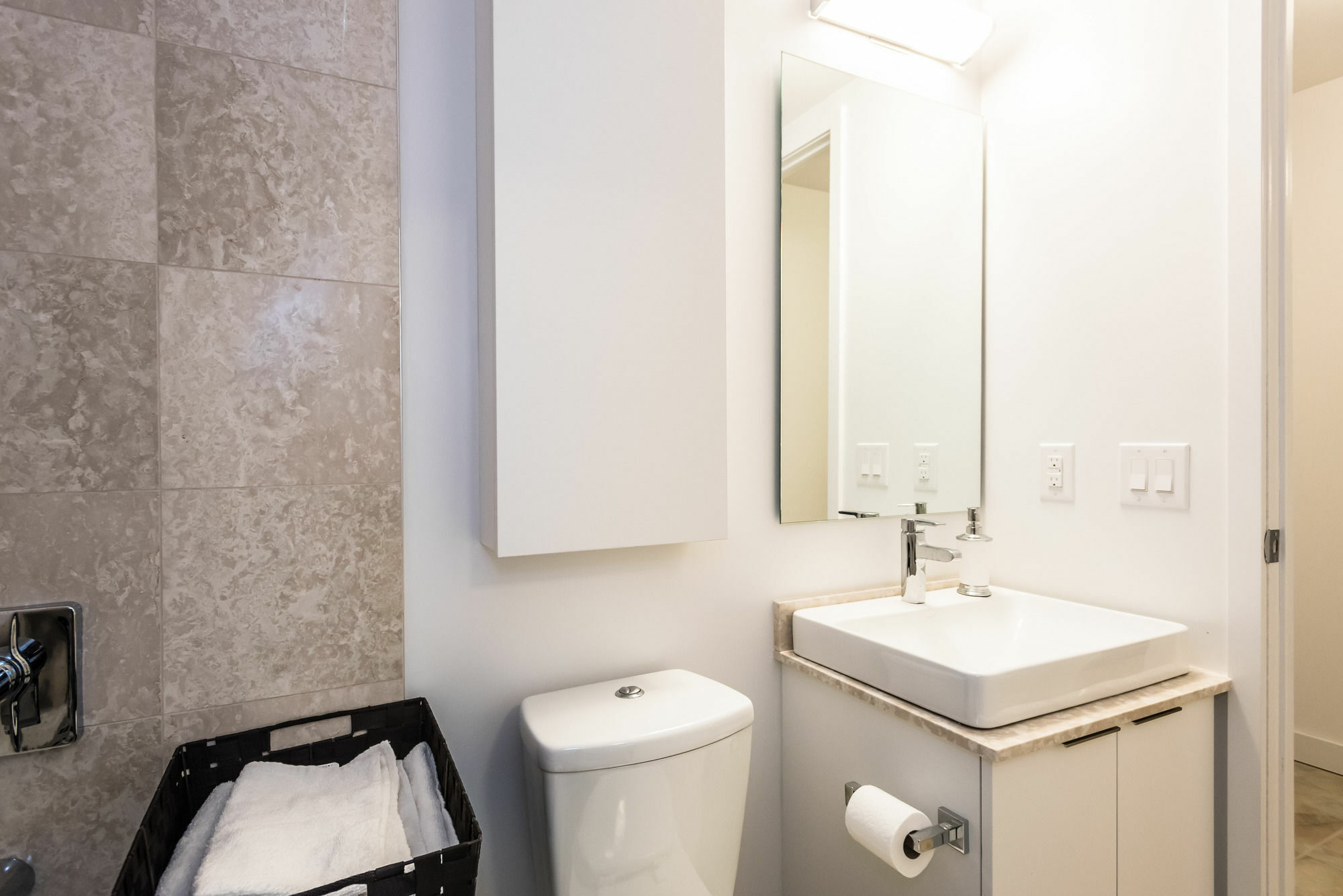 Downtown Luxury Lakeview Condo โตรอนโต ภายนอก รูปภาพ
