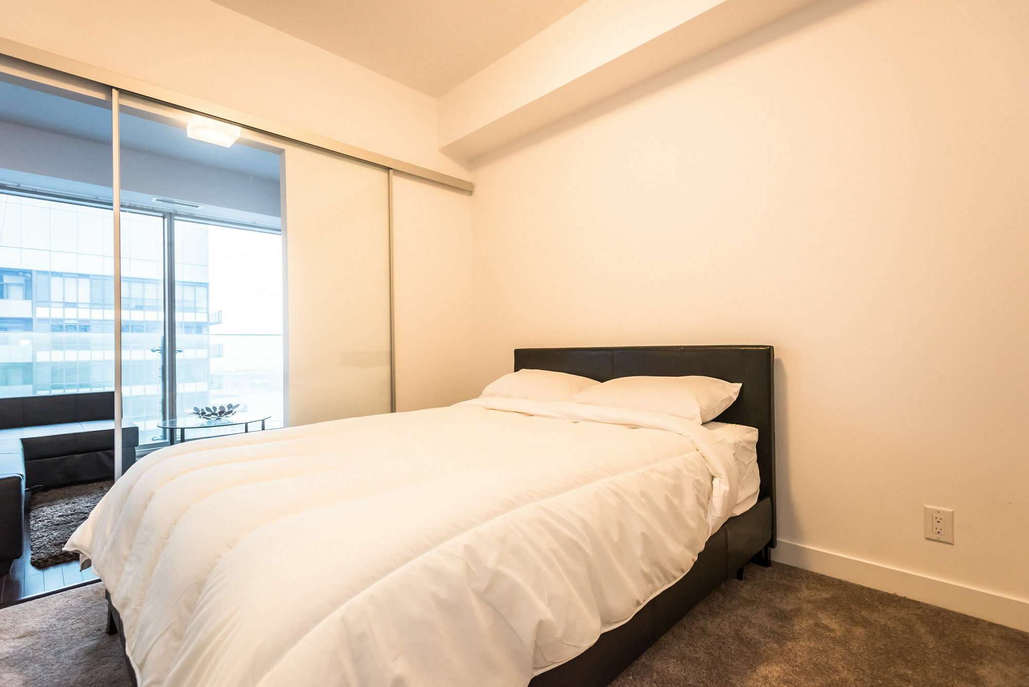 Downtown Luxury Lakeview Condo โตรอนโต ภายนอก รูปภาพ